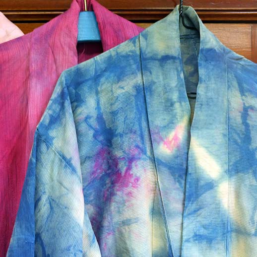 Sidenkimono omfärgade av Birgitta. Upcycling genom färgning är en del av den japanska textiltraditionen.