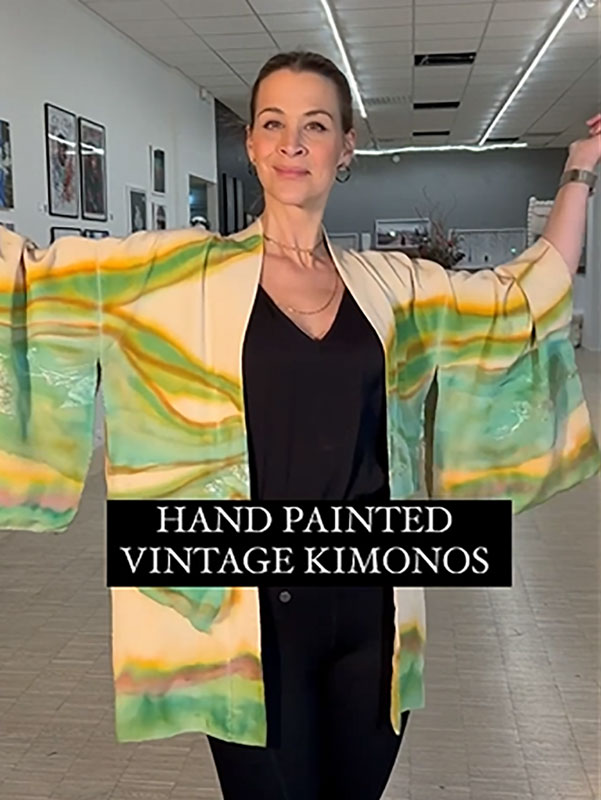 Birgittas handmålade haoris, kimono och sidensjalar på Made By Gallerys Instagram.